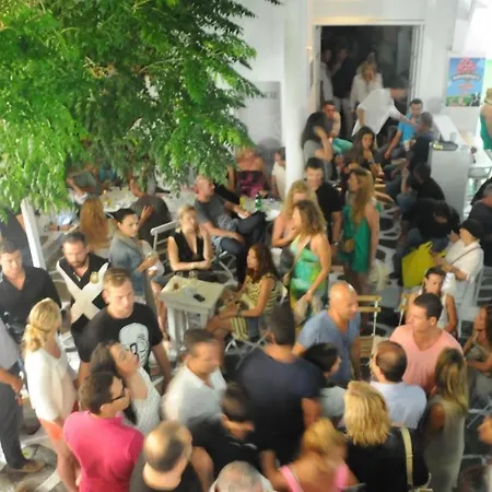 Glitterati Corner 아파트 *