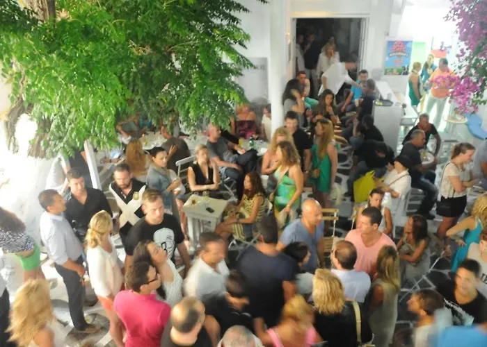 Glitterati Corner Apartman *